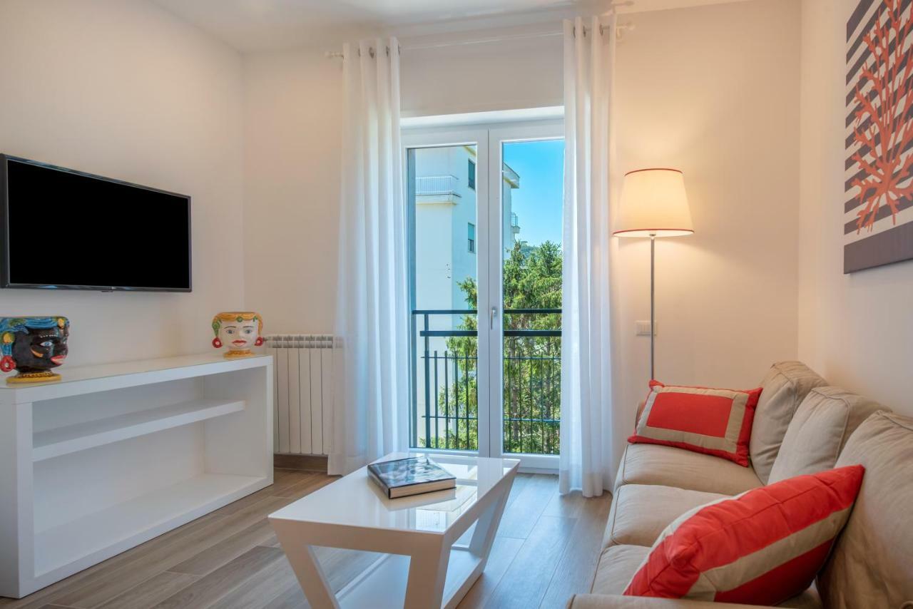Solymar Apartments Сорренто Екстер'єр фото
