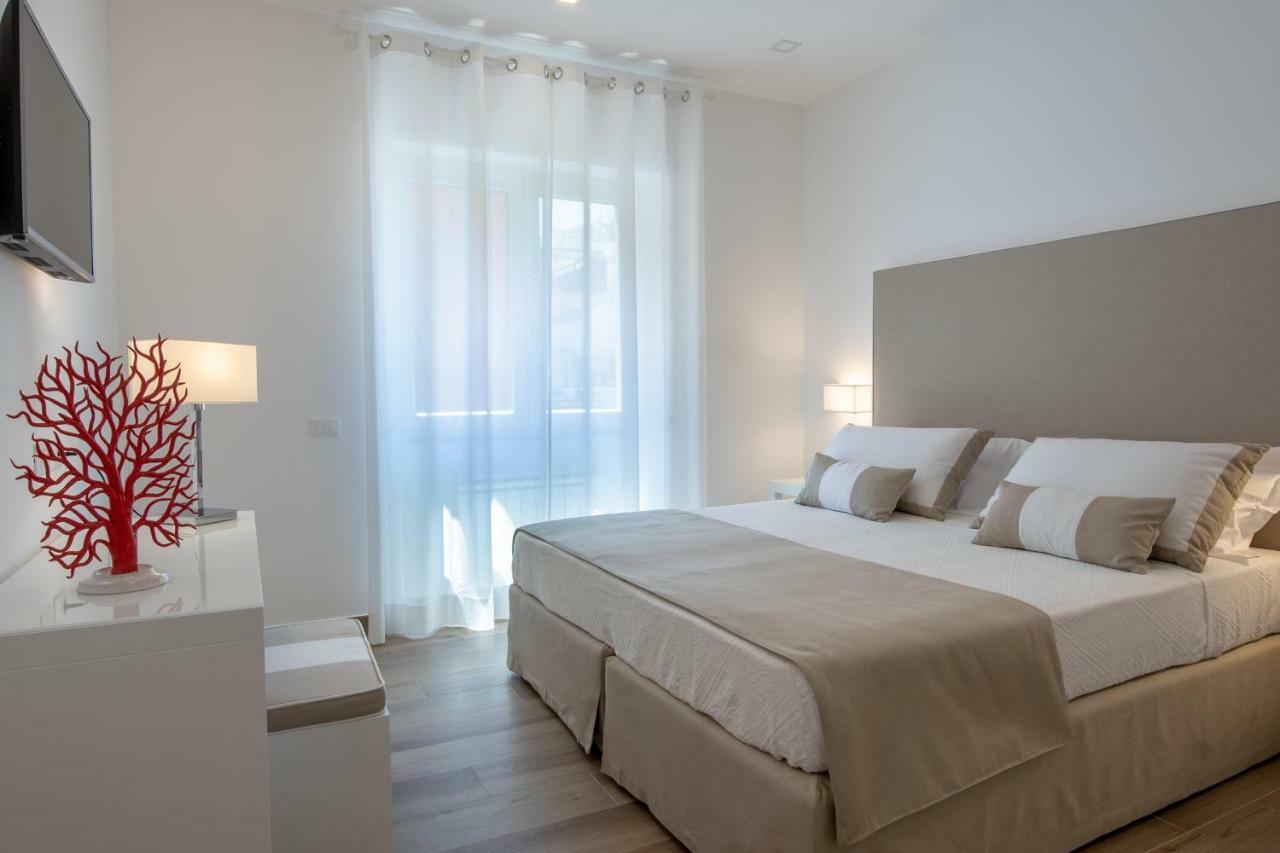 Solymar Apartments Сорренто Екстер'єр фото
