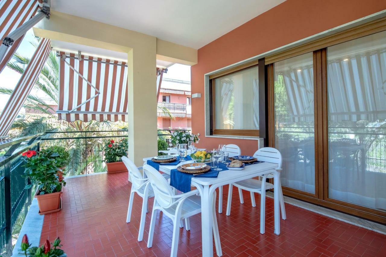 Solymar Apartments Сорренто Екстер'єр фото